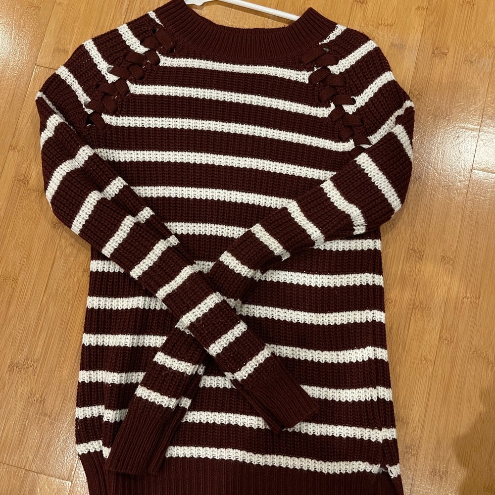 sweater - Picture 1 of 1